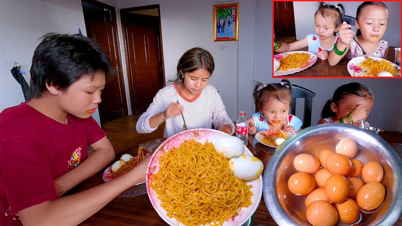sumnima cooks egg noodles for bungwa Rai & friends || dhanlaxmi Rai ||