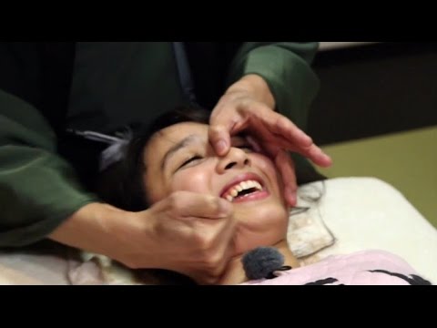 funny-japanese-face-massage