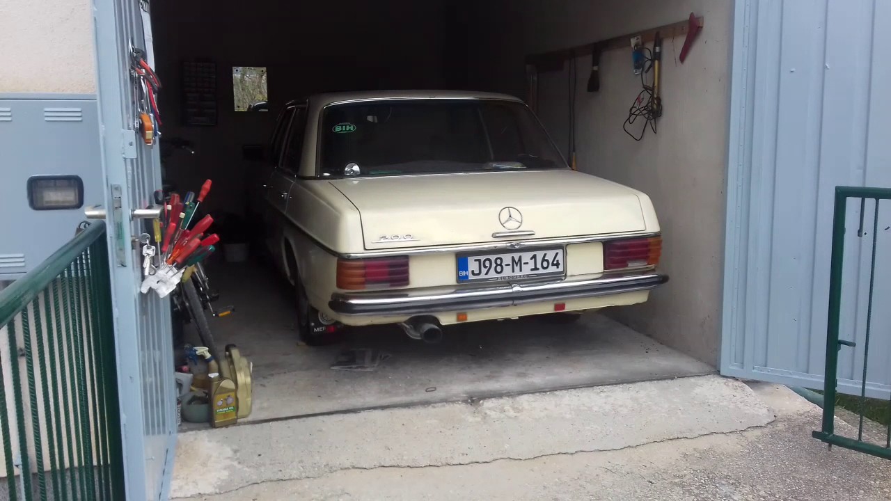 Mercedes Benz W115 200d Cold Start
