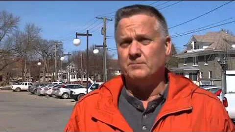 Iowa City Crews Begin Street Sweeping