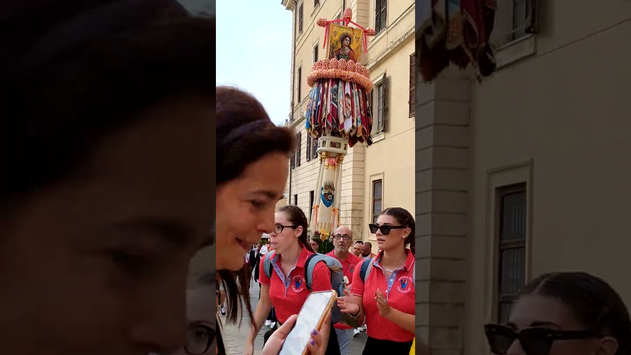 Candelieri pronti alla partenza della faradda in piazza castello Sassari @carpediemto77 