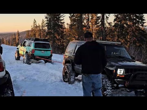 In Search of Snow - LandCruiser 250 on portals and two 80 Series #lc250 #80series #toyota #offroad