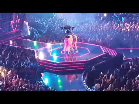 Video Music Awards 2016 -Ariana Grande