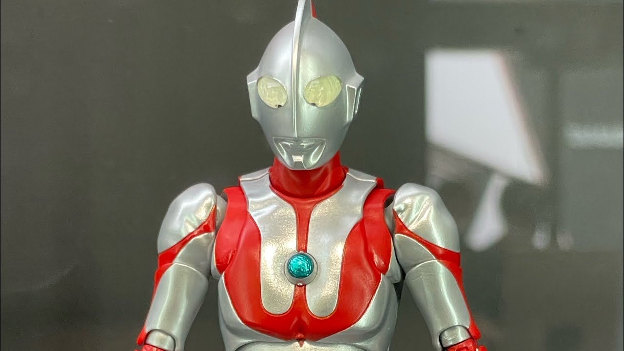 【TAMASHII NATIONS STORE TOKYO】S.H.Figuarts(真骨彫製法)ウルトラマン サンプル展示 - YouTube