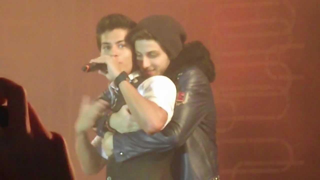 Rebeldes cantando parabéns pro Chay + Chay Chorando + Depois Da Chuva em Joinville