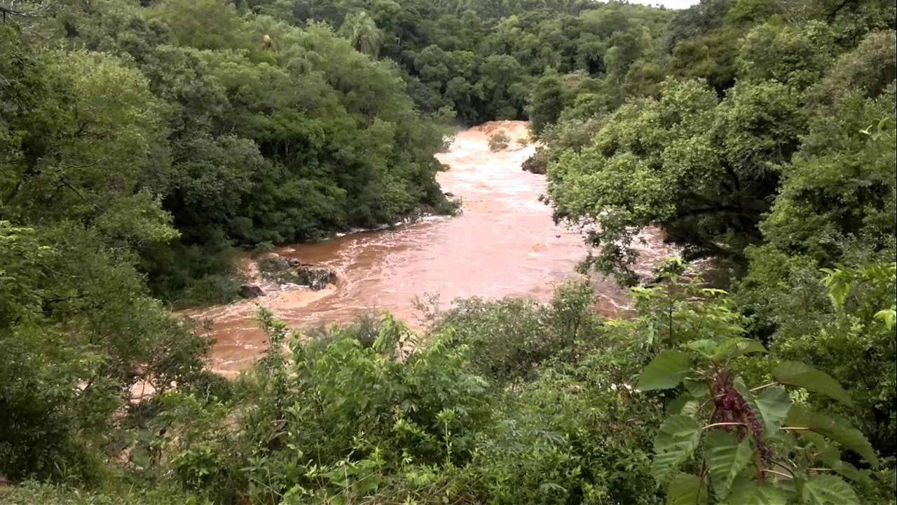 Salto Tabay, Jardín América, Misiones Argentina. Crecida del 0301 Salto Tabay, Jardín América, Misiones Argentina. Crecida del 0301