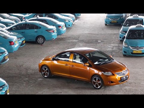 Mechanic Creates Unique 'Two-Faced' Car