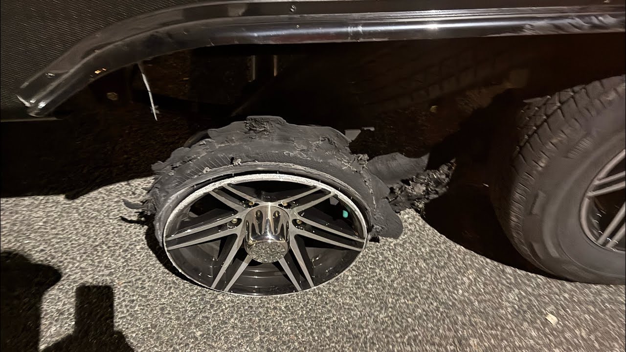 У меня впервые лопнула шина! 