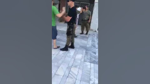 Апсење протестанти на мирен собир (2)