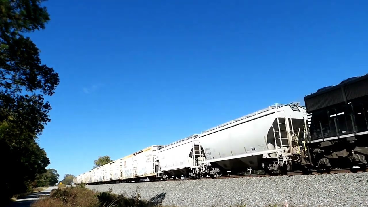 NS G61 led by NS 6907 Thru Warner Robins Georgia 10-22-23