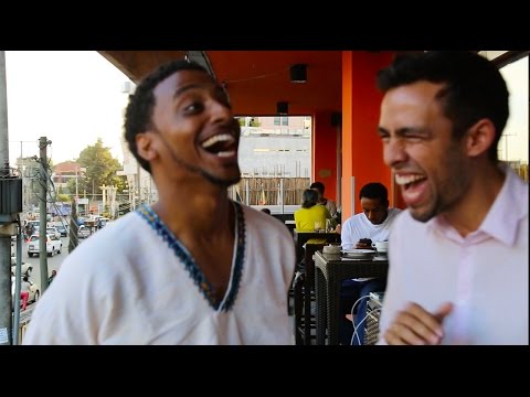 FEEDING INJERA GURSHA TO STRANGERS ኢትዮጵያ በውስጤ