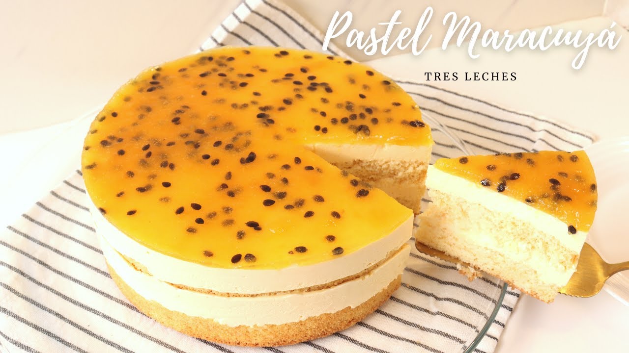 Pastel Tres Leches con Mousse de Maracuyá
