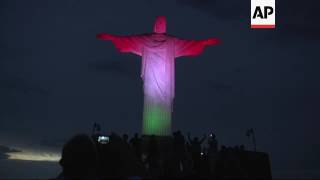 Rio statue it up by Hungarian flag's colours screenshot 5