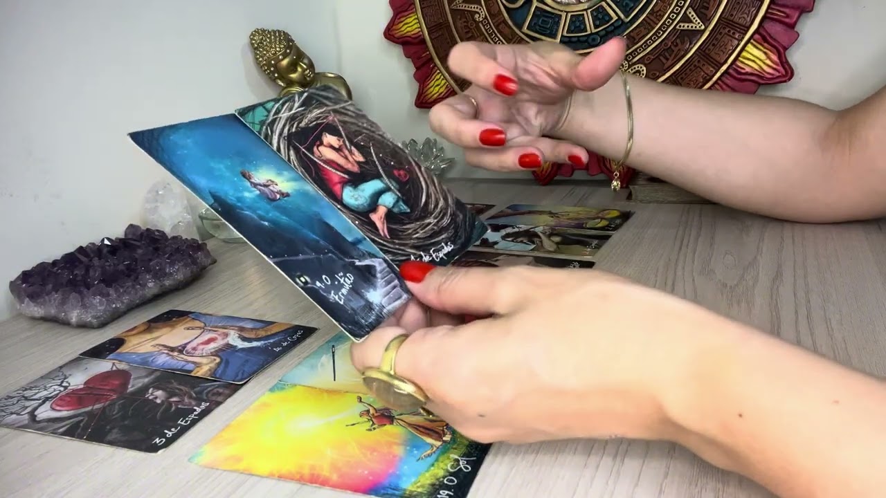 Quais os PENSAMENTOS e SENTIMENTOS dessa pessoa em relação a você hoje 🔮 TAROT 💭💖