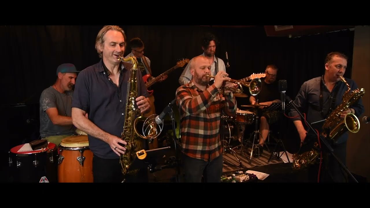 McAfro - performed by Samaki at The Verdict Brighton adlı videoyu YouTube'da izle McAfro - performed by Samaki at The Verdict Brighton adlı videoyu YouTube'da izle