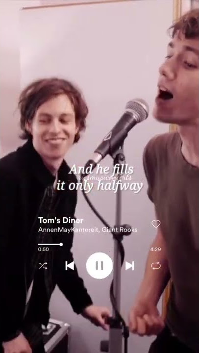 Suzanne Vega, DNA   Tom's - Diner Lyrics