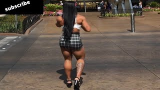Brazilian Hulk Stopping Transit With Differentiated Shape Alessandra Alvez - Workout Motivation