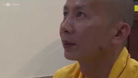 Camera ghi cảnh sư trụ trì truy đuổi, quật ngã kẻ trộm trong chùa