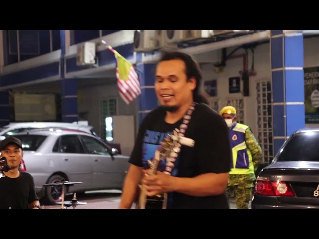 Lagu yang menaikkan Bob Sentuhan Buskers...Aku Cinta Kamu class=