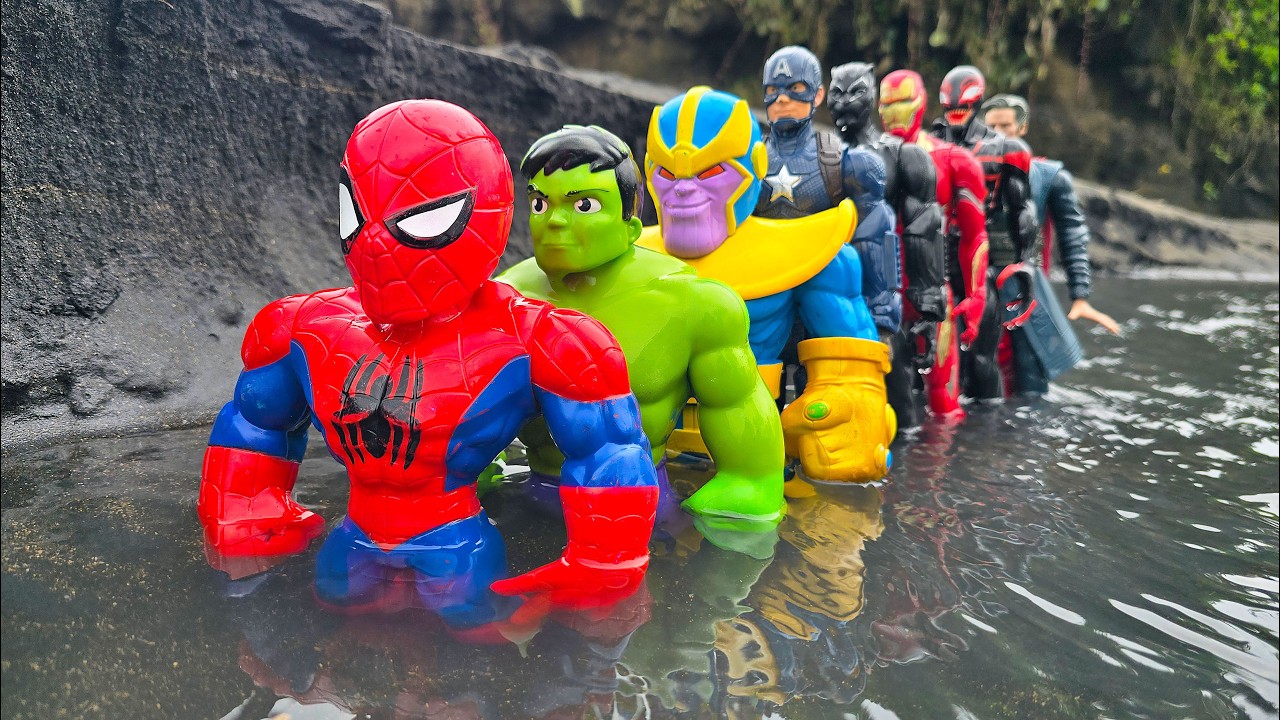 Avengers Action Figure Buried In The Sand. Spider-man, Captain America, Hulk, Thanos, Venom #43