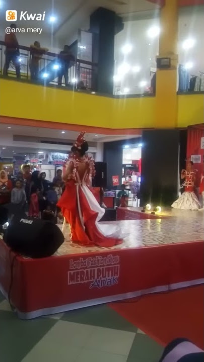 lomba fashion show merah putih