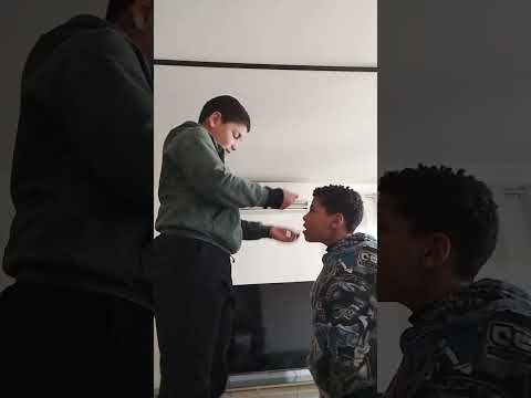 أنا مسمحلكش تمد ايدك على اختي