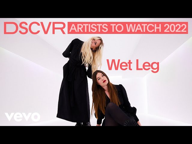 Wet Leg - Chaise Longue (Live) | Vevo DSCVR Artists To Watch 2022 class=