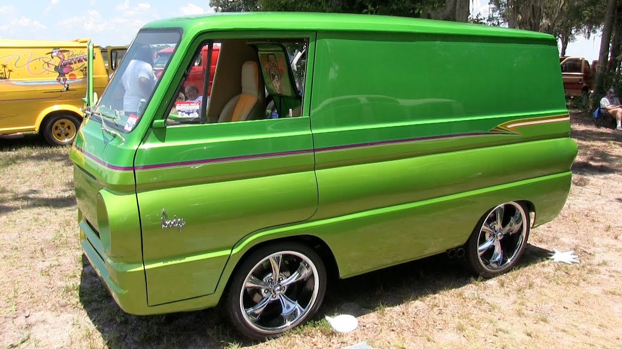 Coop's Surfink. 1970 Custom Dodge Van 