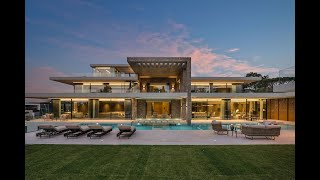 An exquisite brandnew 7bedroom villa in Quinta do Lago with lake, sea and golf views