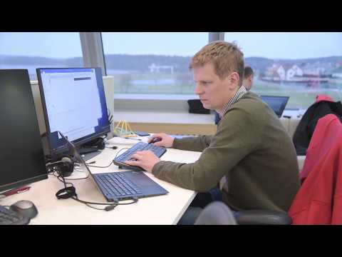 Video: Microsoft Samazina 1850 Darba Vietas, Jo Tā Atbalsta Tālruņu Biznesu