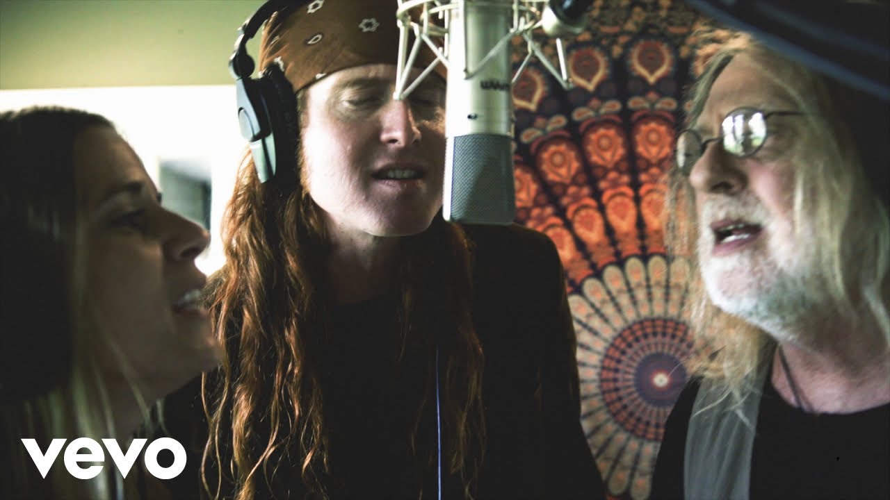 Ver 8 Ball Aitken - Lindy Loo en YouTube Ver 8 Ball Aitken - Lindy Loo en YouTube