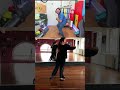 IL APPREND A DANSER EN LIVE