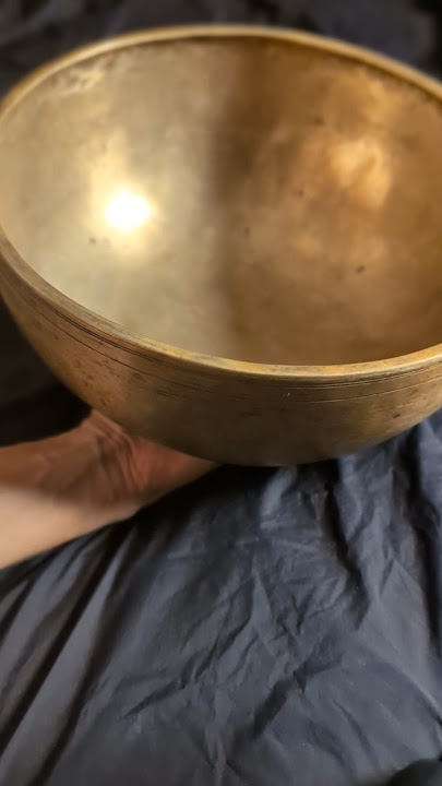 [A153] Old premium jambati, 27.9 cm / 1170 gm,  🔽 A#2 /115 Hz) / 🔼F4 (348 Hz) #vintage #singingbowl