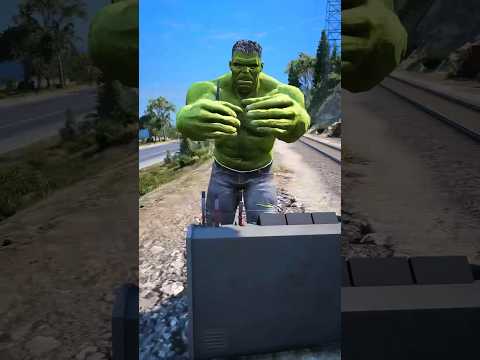 Видео: GTAV: HULK SAVING SHE HULK GIRLFRIEND FROM THOMAS THE TRAIN #shorts