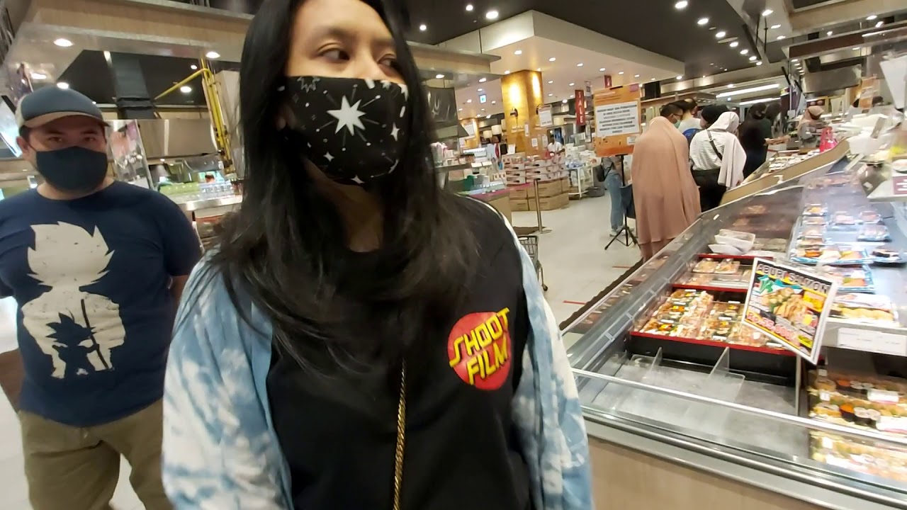 Nyari sushi di AEON - YouTube