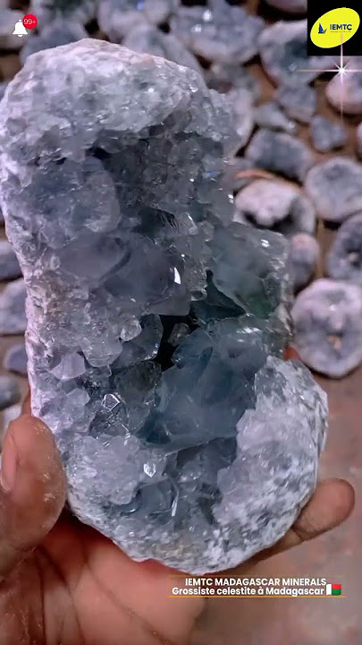 celestine géode sankoany majunga Madagascar 🇲🇬#crystals #naturalamethyst #stone #crystalsdotcom