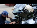 Un Crating the Supercharged 228 HP 2021 Kawasaki Ninja H2