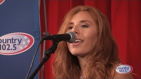 Carly Teft - Better Off At A Bar