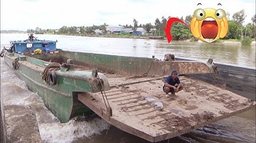 Sà lan vượt lên 4 lần thoát ra được cửa cống quá kịch tính