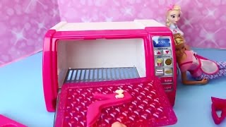 Play Doh BARBIE ❤ Pastry Chef Make, Bake & Decorate Cakes Kitchen Baking Oven Toy screenshot 5