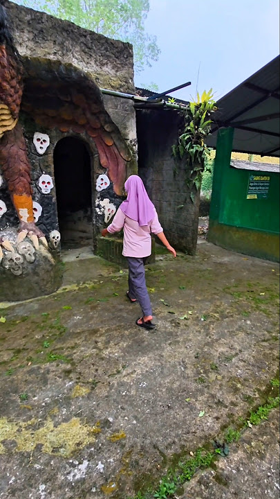 anxious to enter a haunted house#trendingshorts
