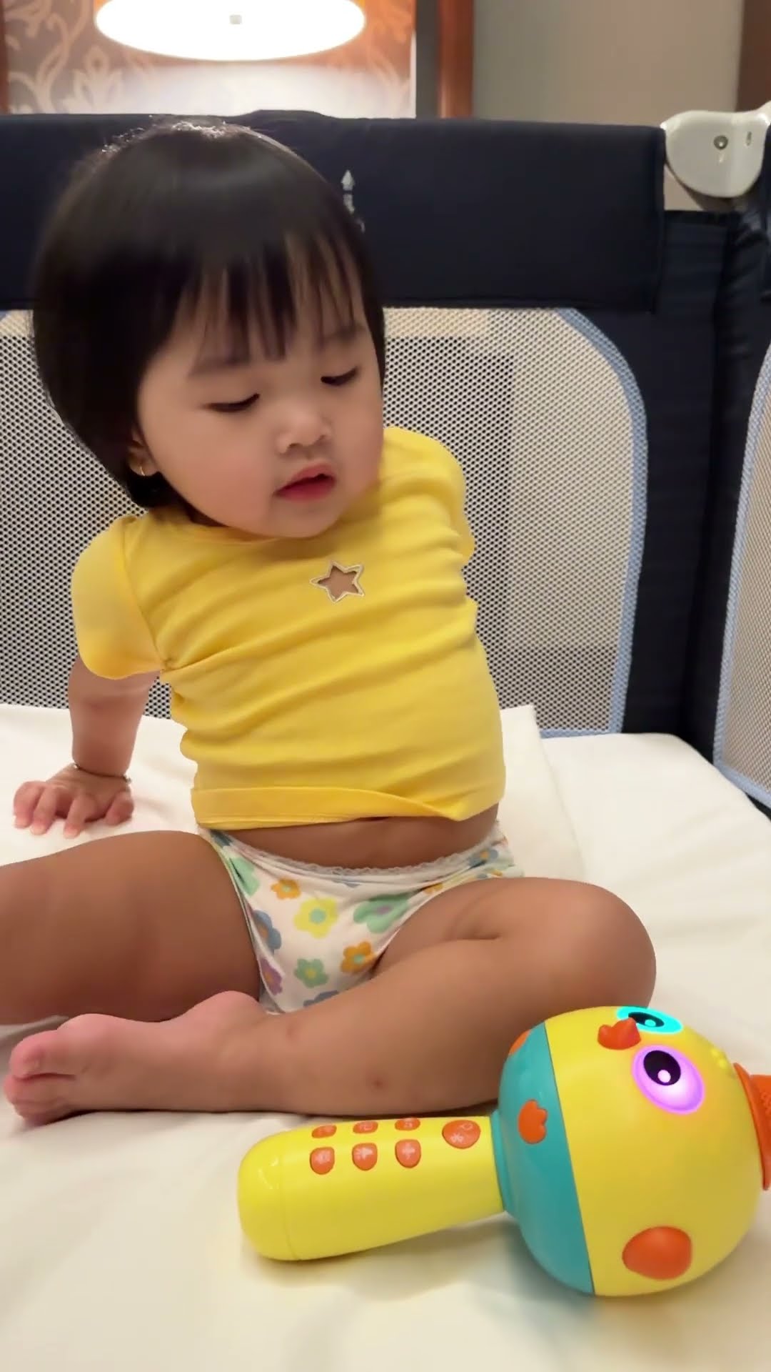 Mainan ini bisa bikin aku dandan tanpa di ganggu bocah ini ?