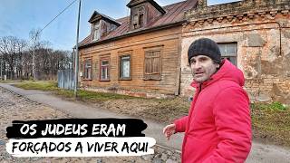 BAIRRO JUDEU DURANTE O DOMÍNIO NAZISTA
Inscreva-se no canal: https://www.youtube.com/c/MundoSemFim/?sub_confirmation=1
Acompanhe-nos em nossas redes sociais:
IG: @mundosf
http://www.mundosemfim.com
Não deixe de conferir nossos livros!
http://mundosemfim.com/como-comprar-nossos-livros/
Sobre doações:
Realmente não é necessário. Só de vocês assistirem, comentarem e compartilharem nossos vídeos, já estão nos dando uma grande ajuda!
E, se você quiser ver todos os nossos vídeos em sequência, desde os mais antigos até os atuais, aqui está nossa playlist com todos os vídeos em ordem:
https://www.youtube.com/playlist?list=PLGs65oMU2n0NH-ICJVRbrPWjx37b5TdOl
#mundosemfim #mucuvinha BAIRRO JUDEU DURANTE O DOMÍNIO NAZISTA