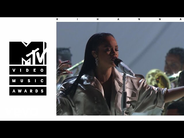 Rihanna - Stay / Love On The Brain / Diamonds (Live From The 2016 MTV VMAs) class=