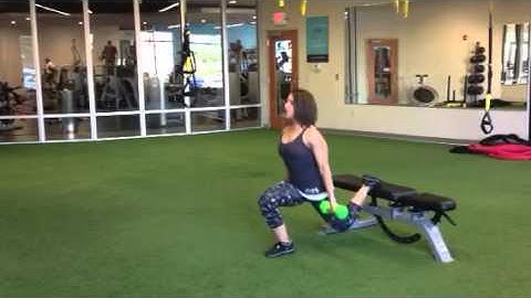 Bulgarian split squat and bicep curl superset