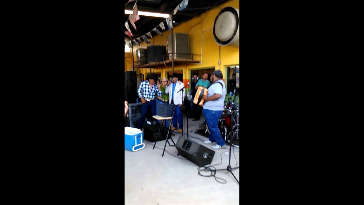 ramon cantando en la