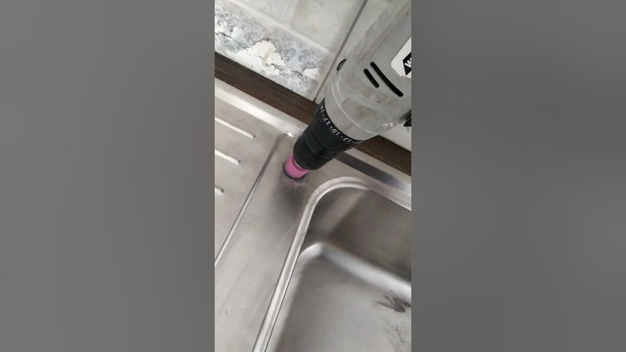 отверстие в мойке из нержавейки под смеситель - YouTube