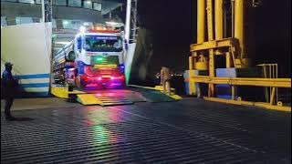 truk trailer thomas trans expedisi lintas jawa sumatra