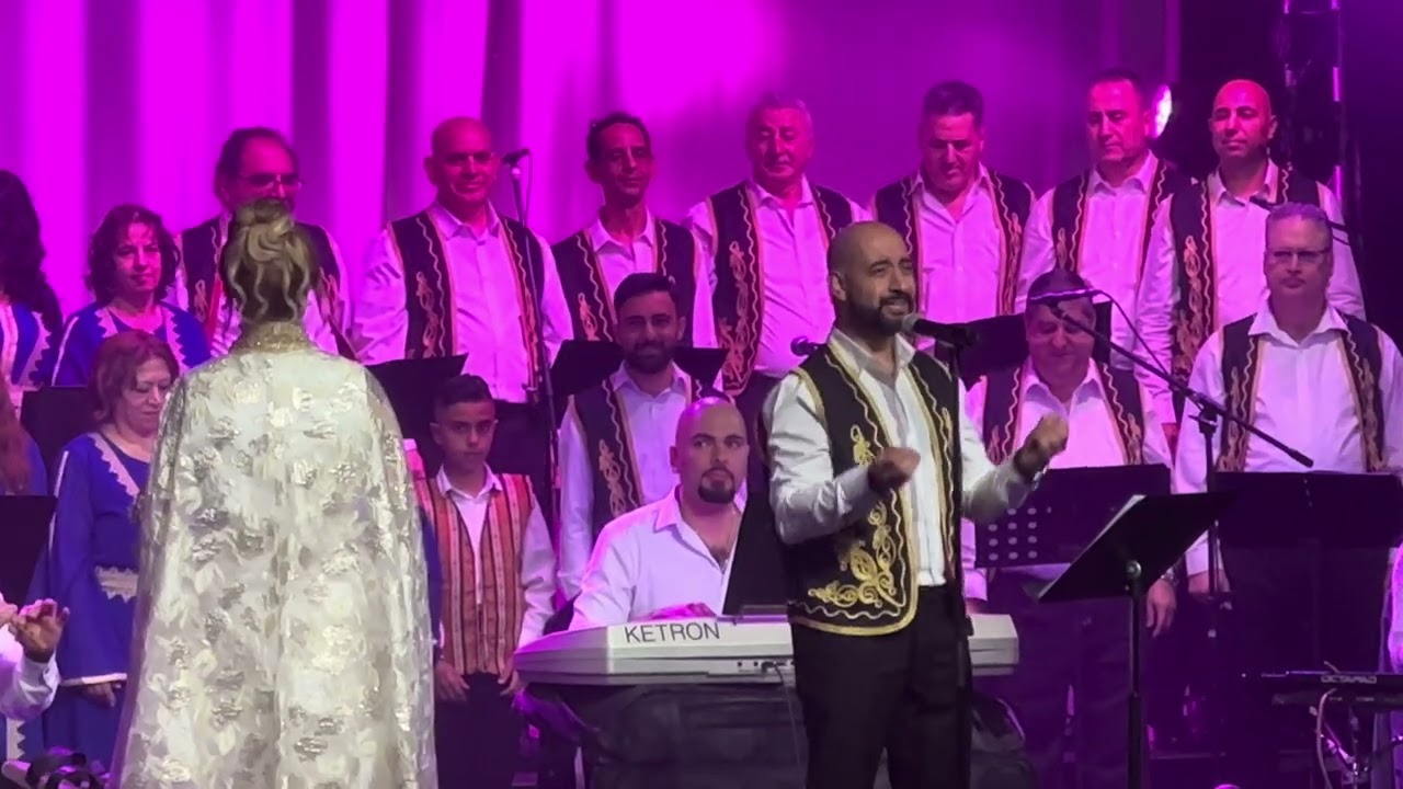 جوقة روح الشرق من بلد الياسمين الى سدني بقيادة الرائعة رانيا شلهوب وأغنية عالمايا عالمايا