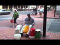 Барабанщик на улицах Портланда